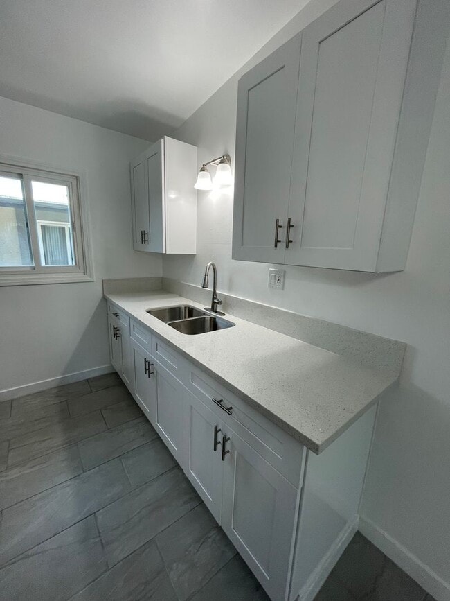 Interior Photo - Felton Apts.