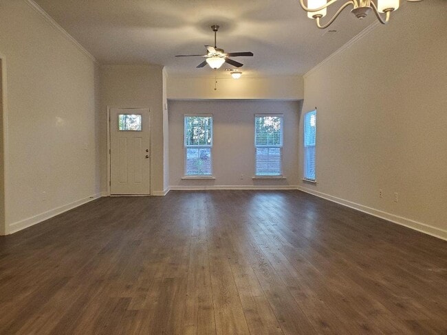Foto del edificio - 3064 Stanhope Dr