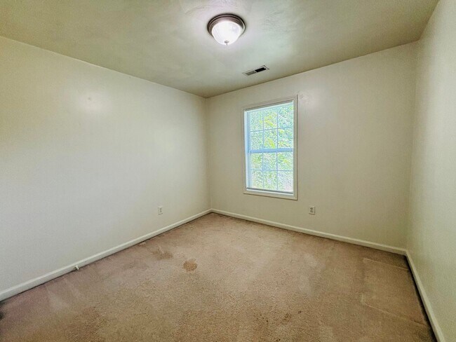Foto del edificio - 80 Salem Ln