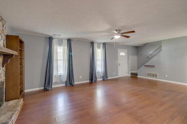 Foto del edificio - 949 Piercefield Dr