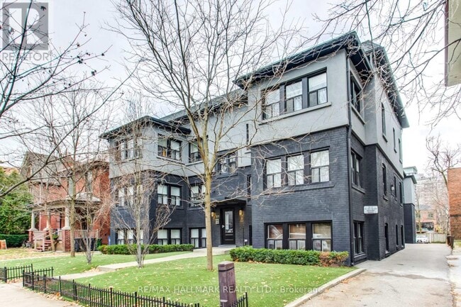 Building Photo - 27-27 Sherwood Ave