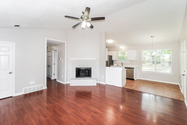 Foto del edificio - 5930 Garden Ridge Dr