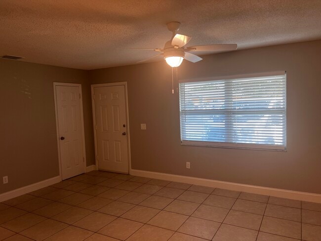 Building Photo - 4441 Calendula Dr