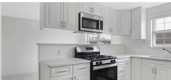 Foto del edificio - 200 Bedford Rd