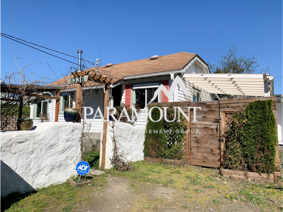 Adorable 1 Bed in Bremerton! - Adorable 1 Bed in Bremerton!