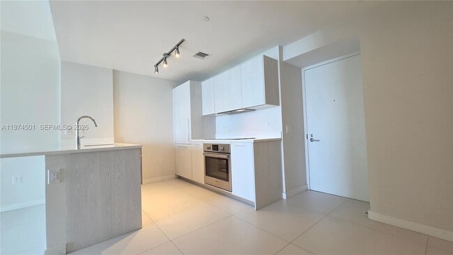 Foto del edificio - 501 NE 31st St