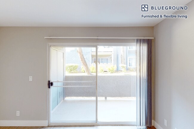 Foto del edificio - 3831 Orchid Ln