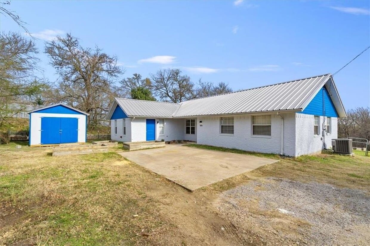 1616 N Pecos St House Rental in Lockhart, TX