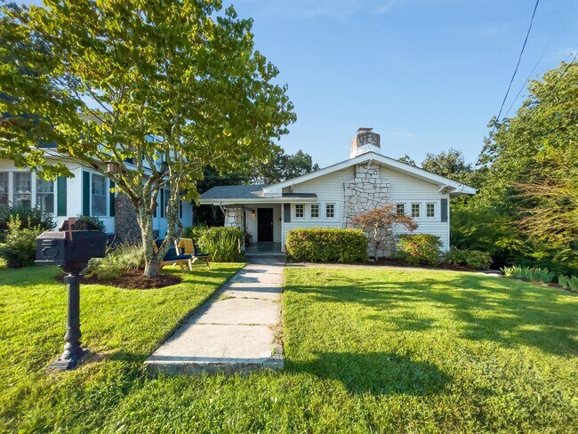 Building Photo - 3308 Alta Vista Dr