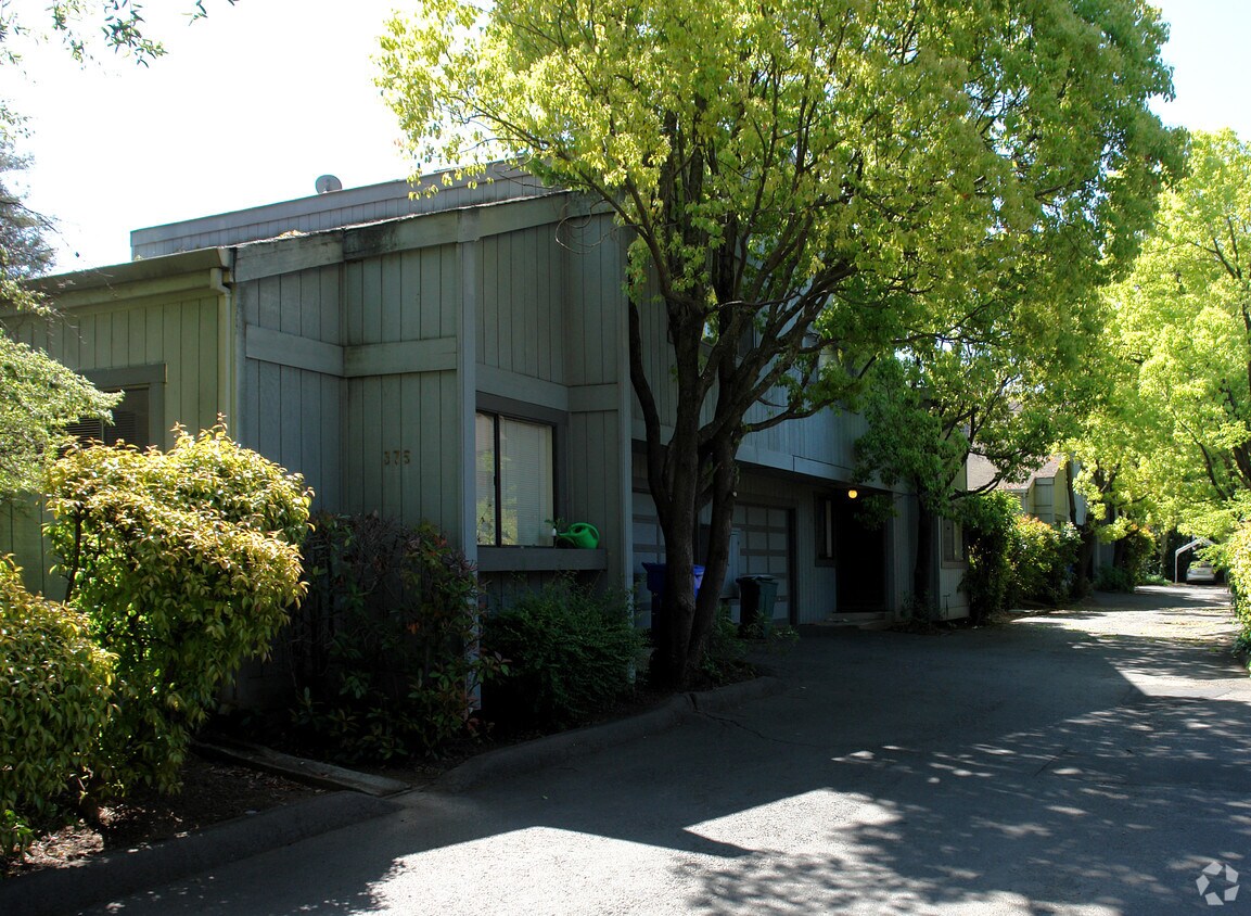 Foto principal - 375 W Napa St