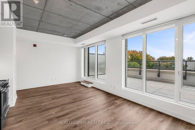 Building Photo - 115-115 Larchmount Ave