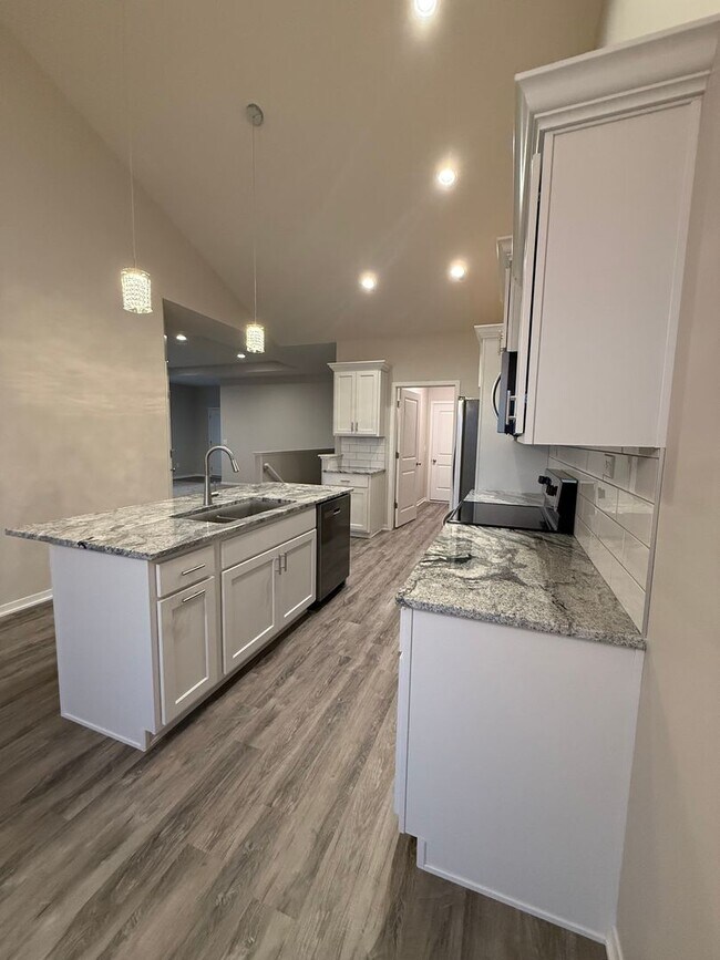 Foto del edificio - New Construction 3 bedroom/3 bath townhome in South Lincoln