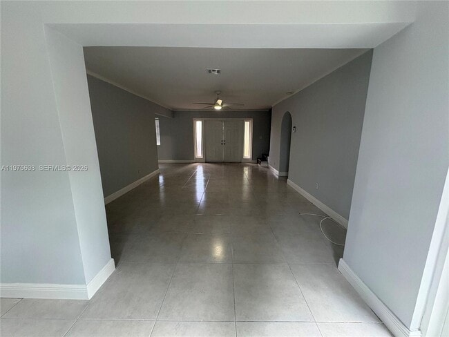 Foto del edificio - 3600 SW 32 Ave