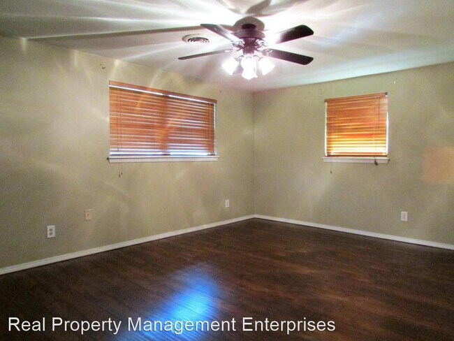 Building Photo - 3 br, 2.5 bath House - 4700 NW 59th Terr