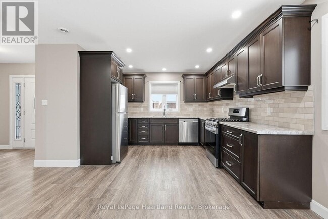 Building Photo - 6H Isabella St