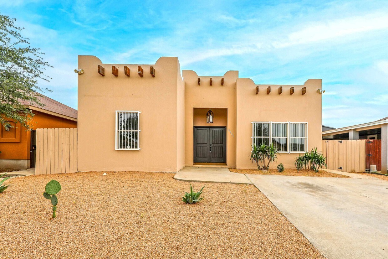 Primary Photo - 4221 Katiana Dr