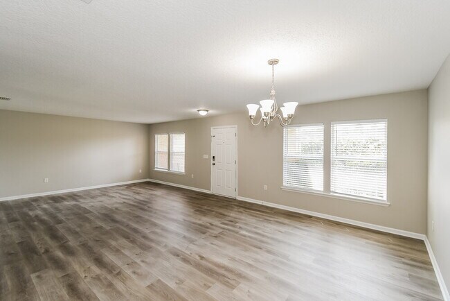 Building Photo - 76309 Deerwood Dr