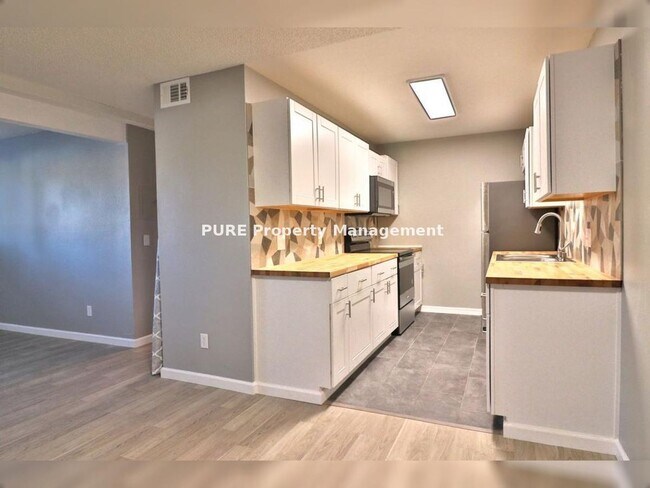Foto del edificio - 16359 W 10th Ave