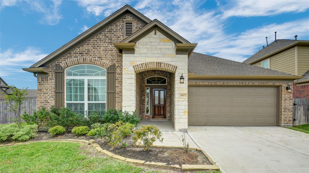 Foto principal - 4507 Valley Rill Rd