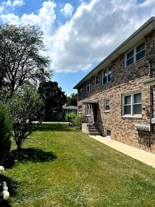 7601 Banks St Unit 2W, Justice, IL 60458 Condo for Rent in Justice