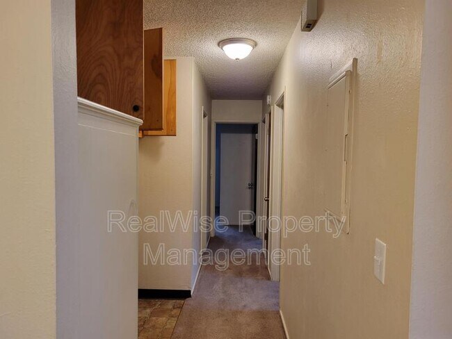 Foto del edificio - 1410 SW G St