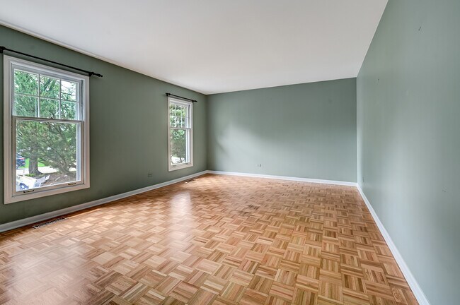 Building Photo - 609 Lakeside Dr