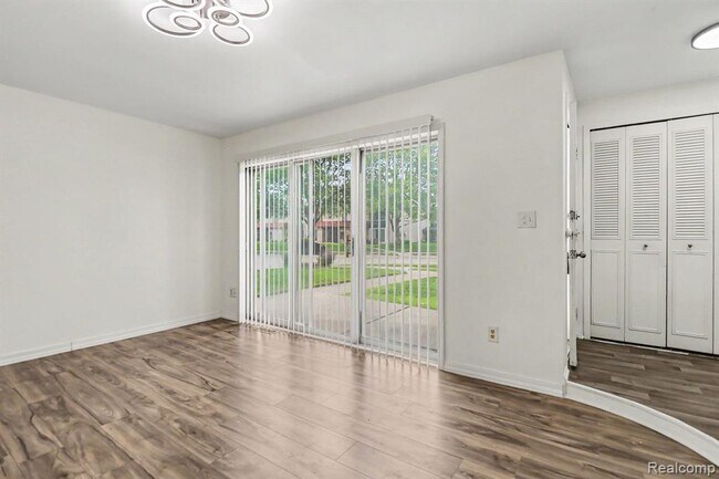 Building Photo - 8232 Karam Blvd