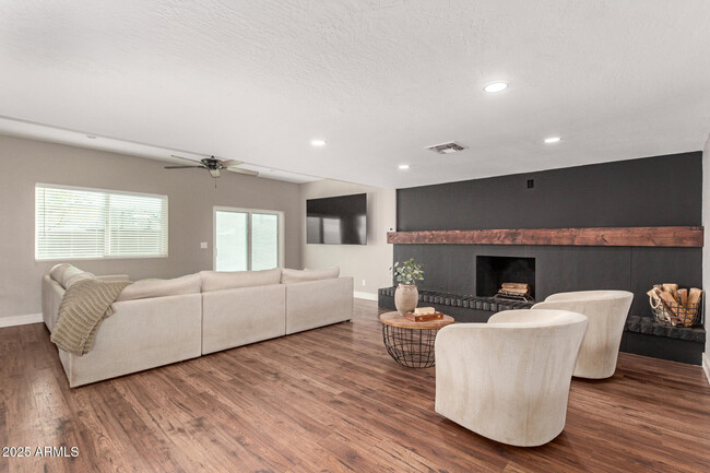 Foto del edificio - 14027 N 32nd St