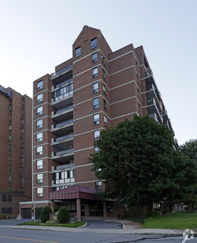 Building Photo - Emmerson Place