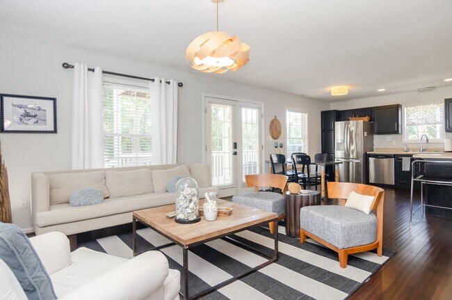 Foto del edificio - 612 Greenville Avenue Unit A
