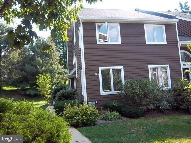Building Photo - 286 Fox Run
