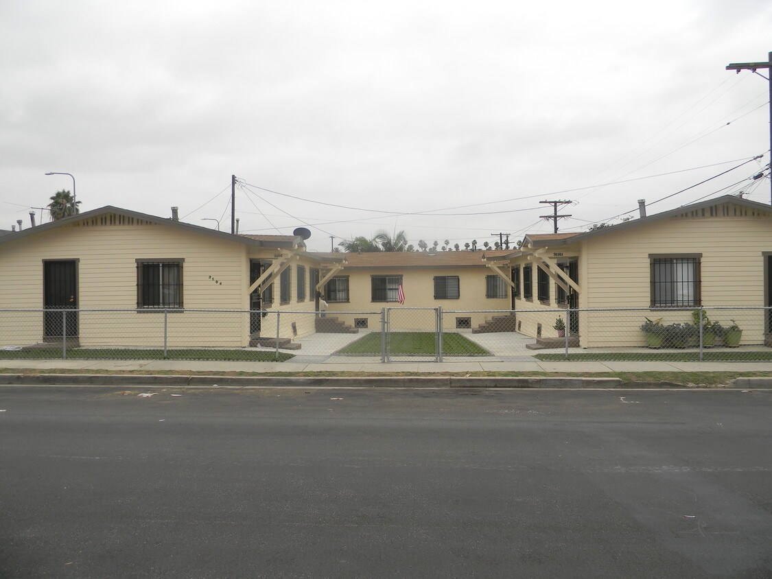 Foto del edificio - 3106 W 27th St