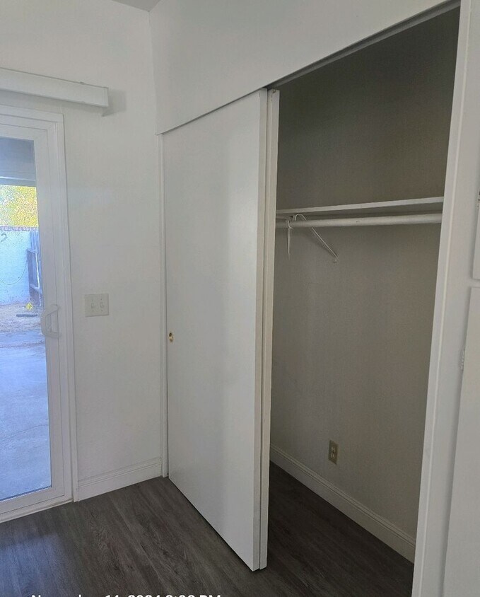 Building Photo - 611 10th St