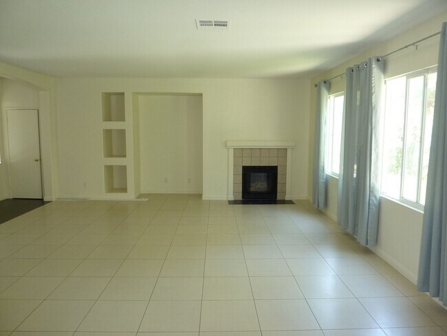 Foto del edificio - Canyon Hills 2 story 3bd, 2.5ba