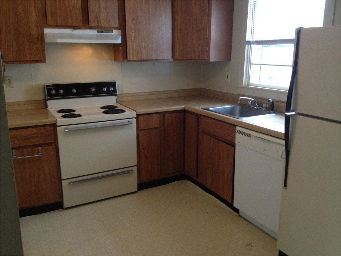 669 Lisbon St Unit 08, Lisbon, ME 04252 Room for Rent in Lisbon, ME