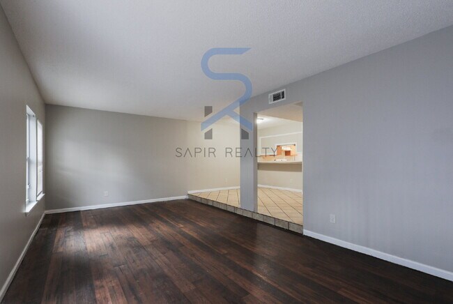 Foto del edificio - 2041 Oak Park Ln
