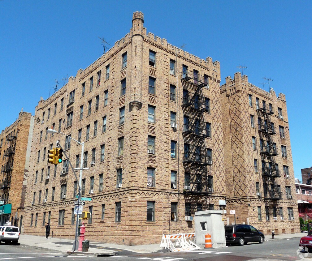 Primary Photo - 1599 Watson Ave