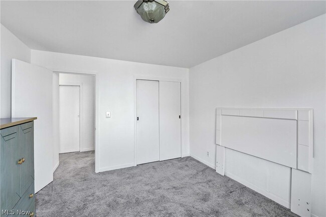 Foto del edificio - 11850 Edgewater Dr