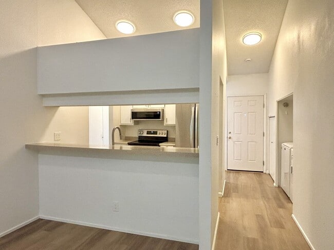 Building Photo - 331 SE 146th Ave