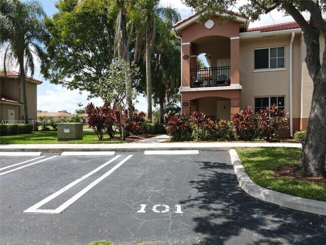 Foto del edificio - 3486 Briar Bay Blvd