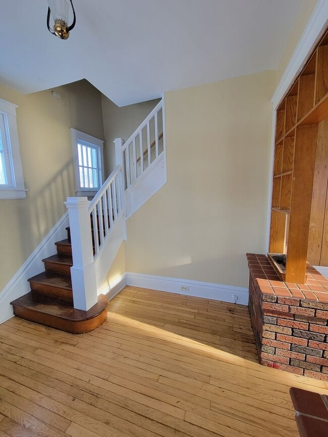 Building Photo - 4050 Main St