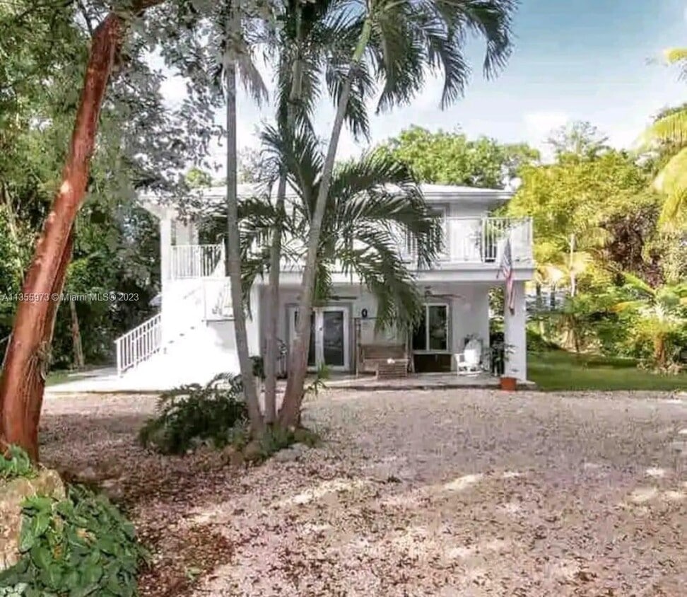 6 Bowen Dr Unit 2, Key Largo, FL 33037 Room for Rent in Key Largo, FL