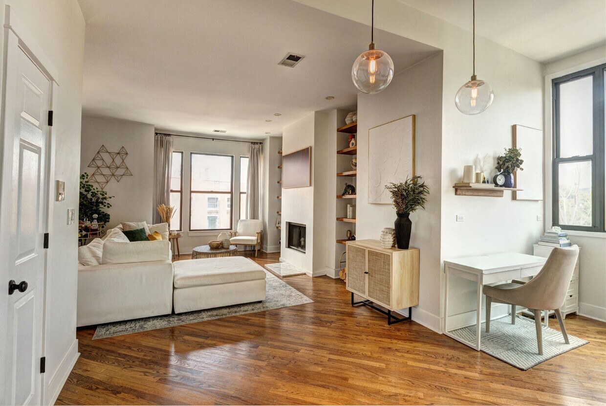 Foto principal - 1365 W Erie St