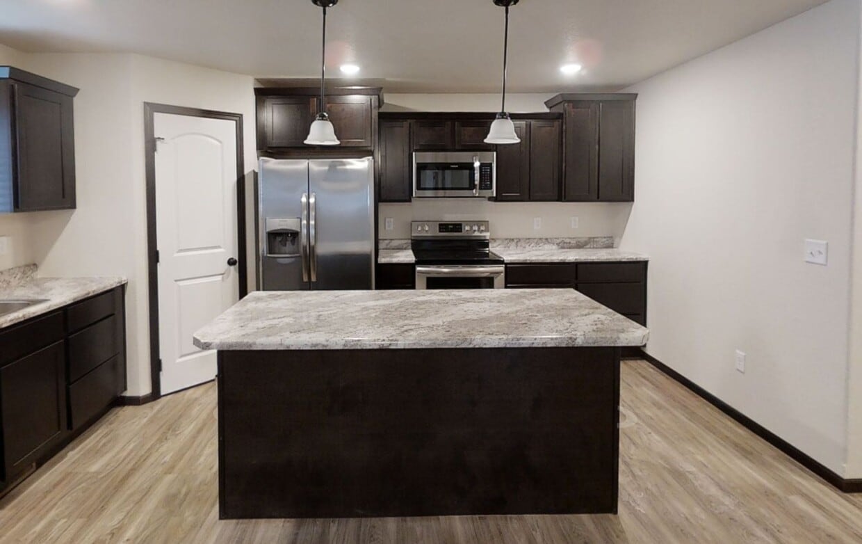 Primary Photo - Fox Run Apartments