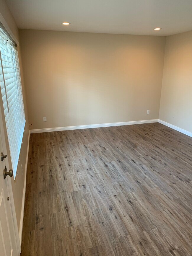 Living room - 3665 Harbor View Way