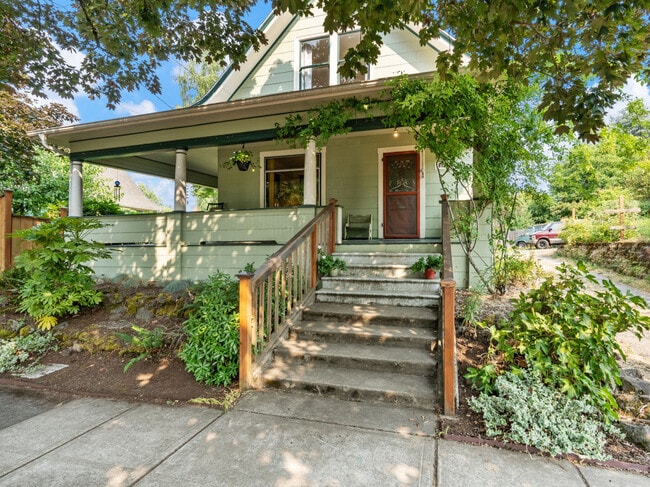 Building Photo - 8018 N Oswego Ave