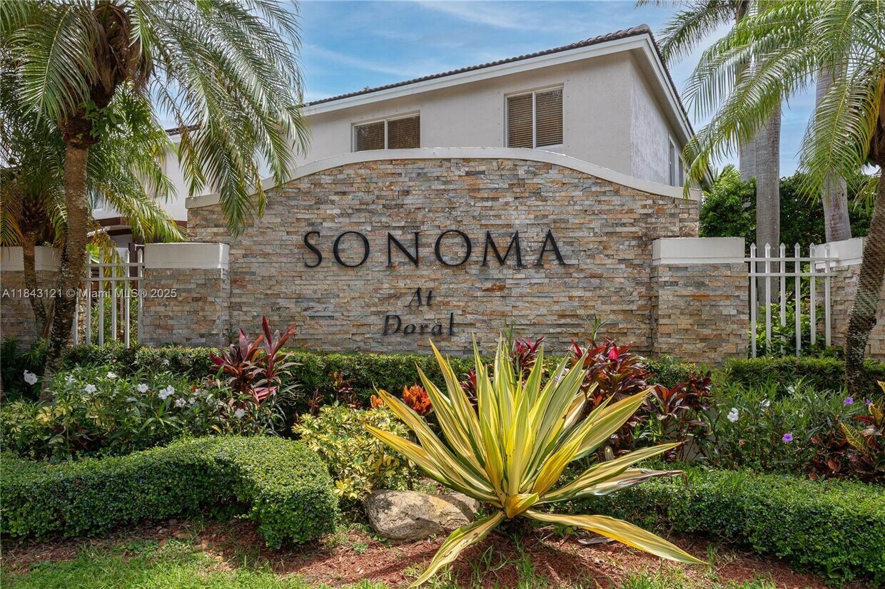 Foto principal - 5622 NW 112th Ct