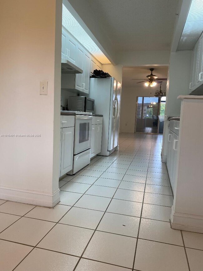 Building Photo - 801 SW 141st Ave