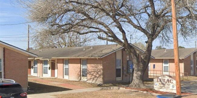 Building Photo - 924 Flores St