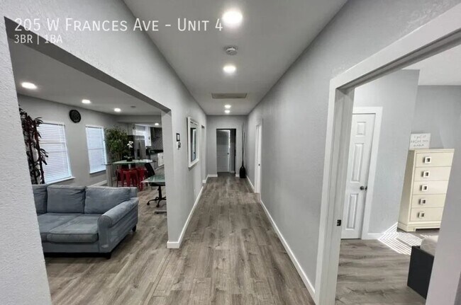 Foto del edificio - 205 W Frances Ave
